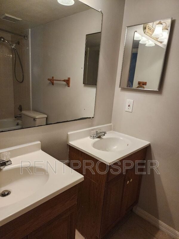 Building Photo - 3816 Sutters Mill Circle