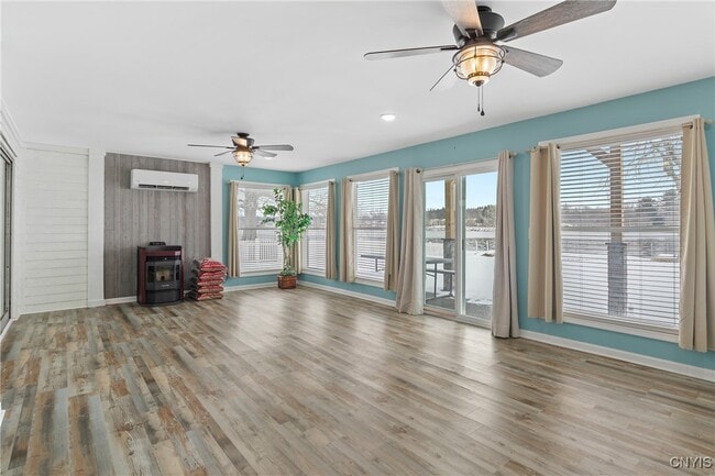 Building Photo - 13 E Edgewater Dr