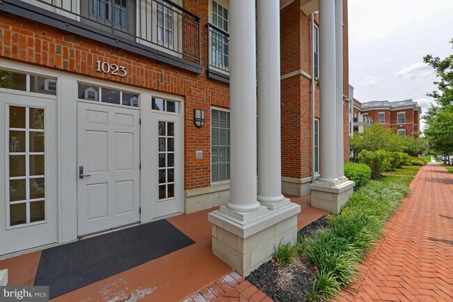 Building Photo - 1023 N Royal St
