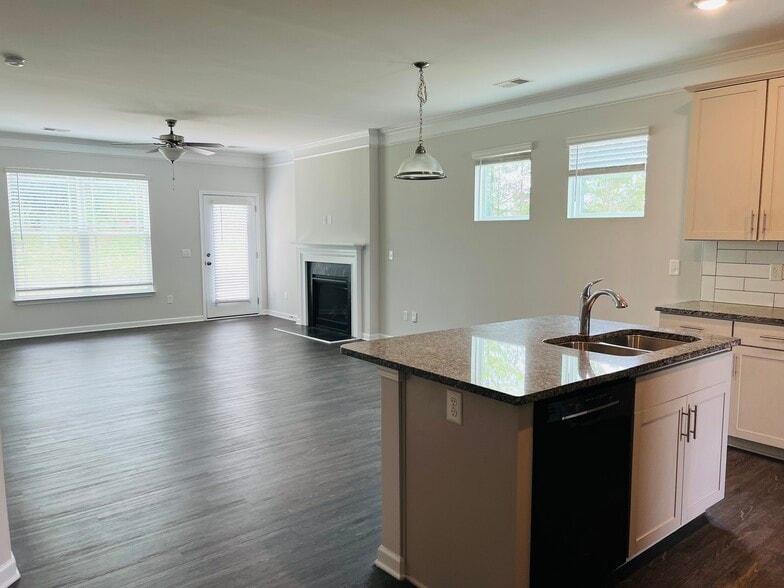 Building Photo - 205 Talisker Way