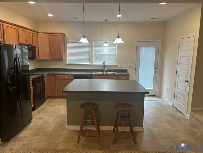 Building Photo - 8213 Center Path Ln