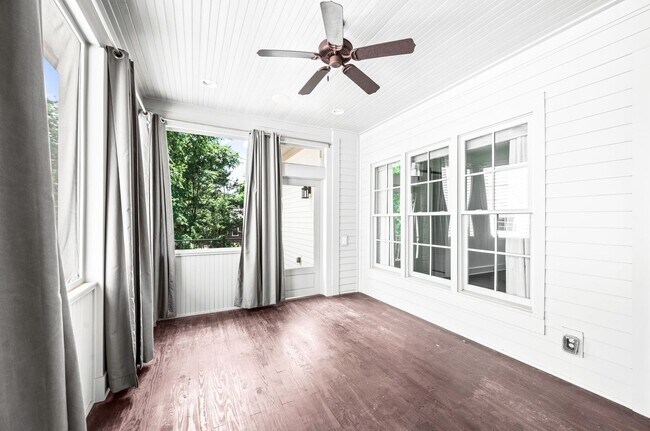 Building Photo - Stunning 5BE/4.5BA home nestled in the hig...