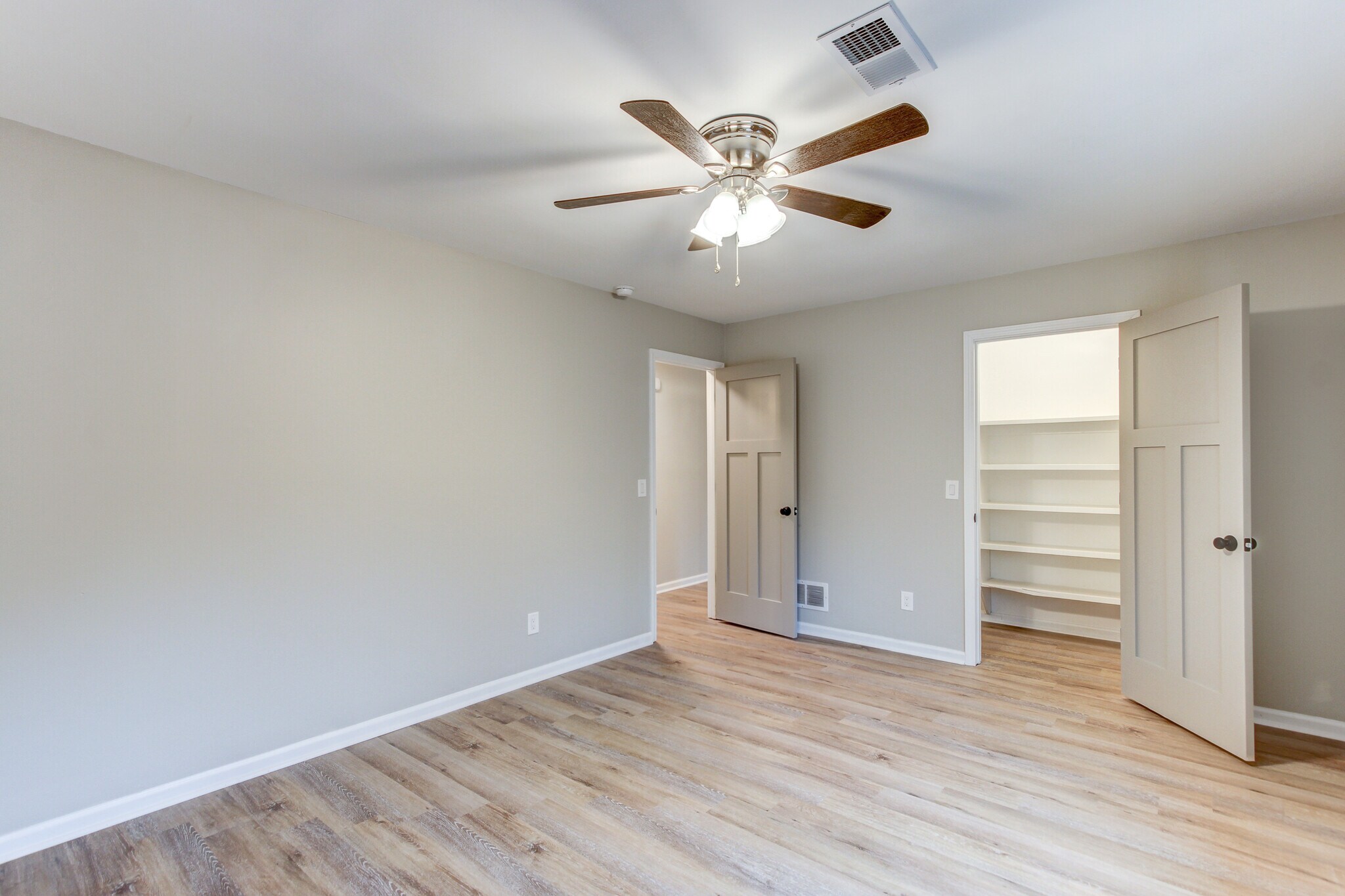 Building Photo - 48 Clark St