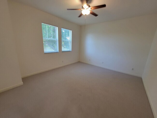 Building Photo - 685 Pacific Grove Dr