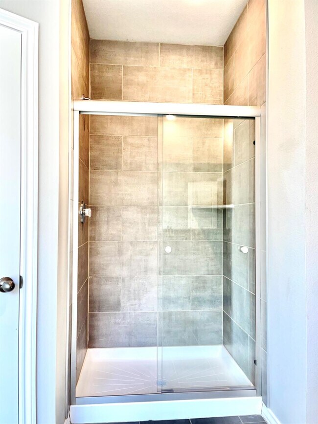 Building Photo - 7729 96th St