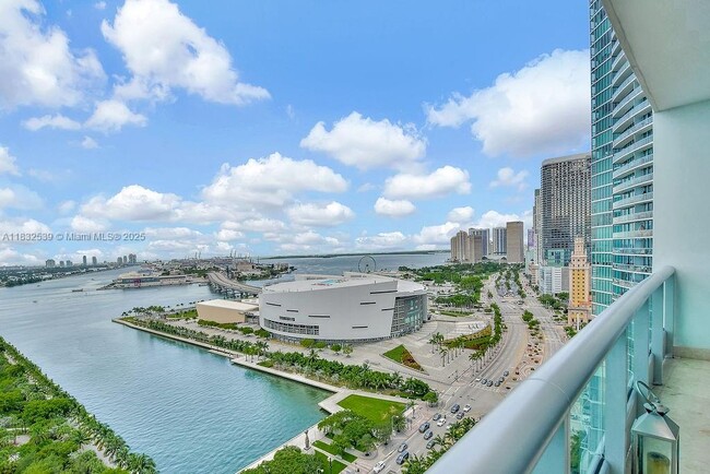 Building Photo - 900 Biscayne Blvd
