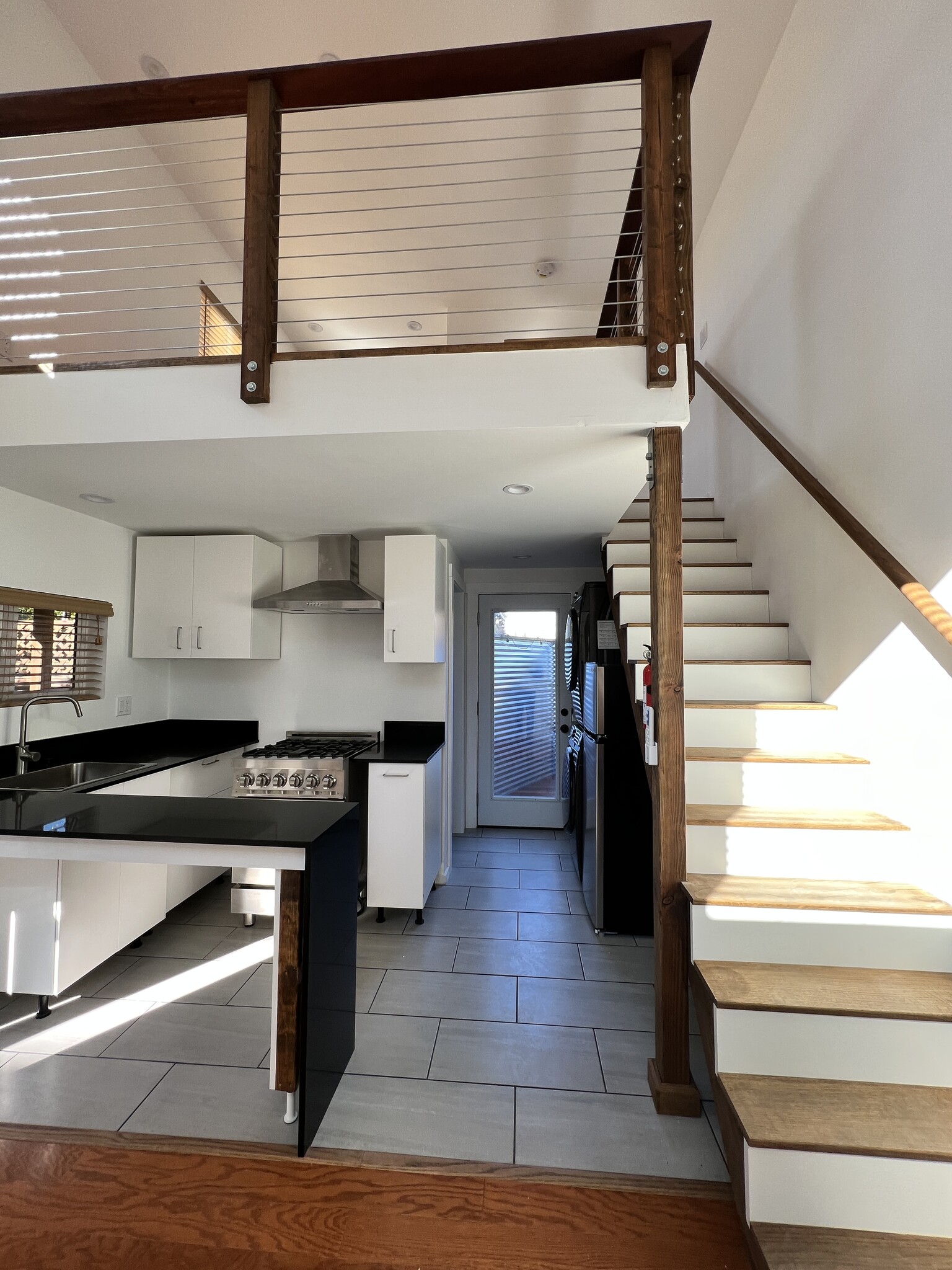 kitchen/hallway - 3518 Hunter St