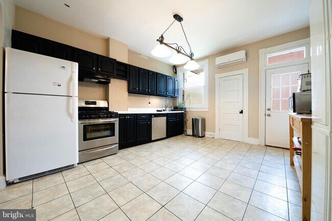 Building Photo - 4119 Falls Rd