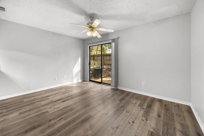 Building Photo - 205 Marquette St