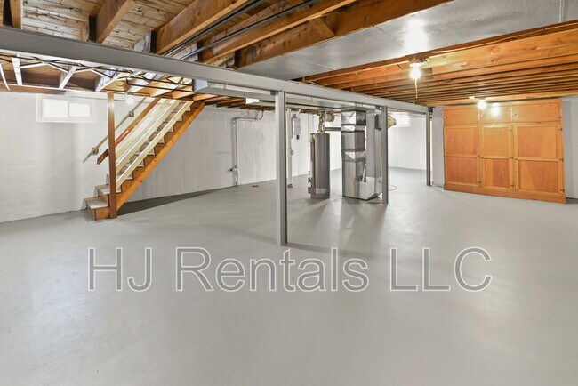 Building Photo - 1319 Chambers Rd