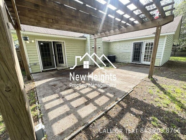 Building Photo - 237 Savannah Round
