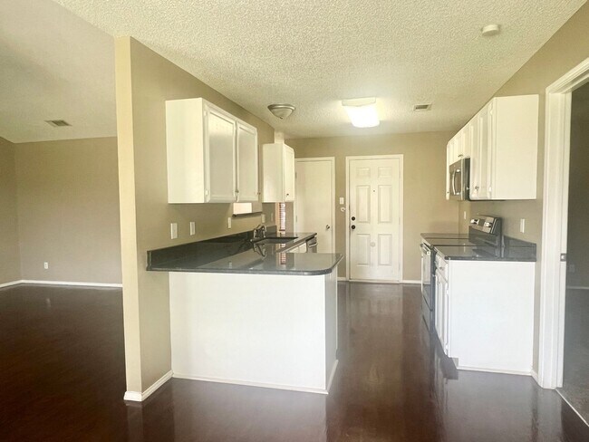 Building Photo - JUST LEASED!