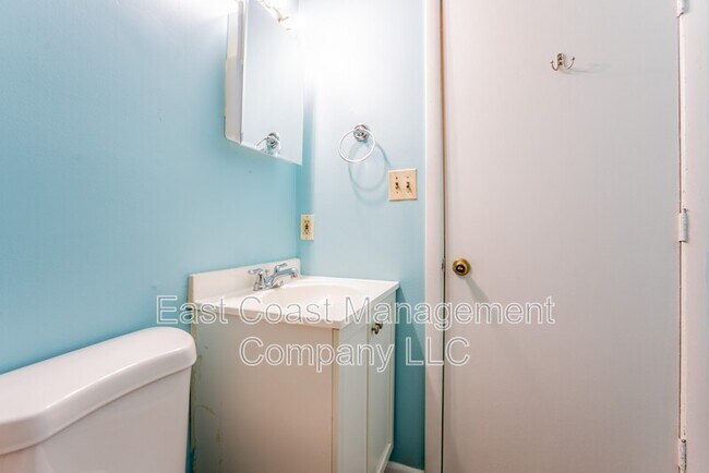 Building Photo - 1502 E Baltimore St