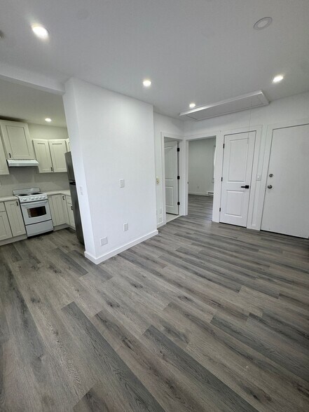 Building Photo - 96 Broughton Ave