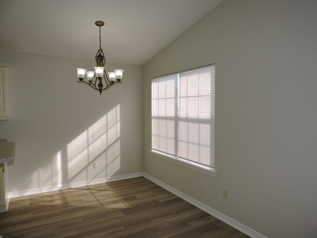 Building Photo - Convenient to NAS & Corry!