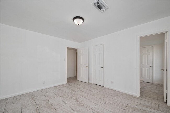 Building Photo - 8406 Banting St