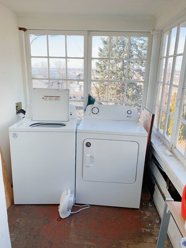 Building Photo - 1021/1023 High St