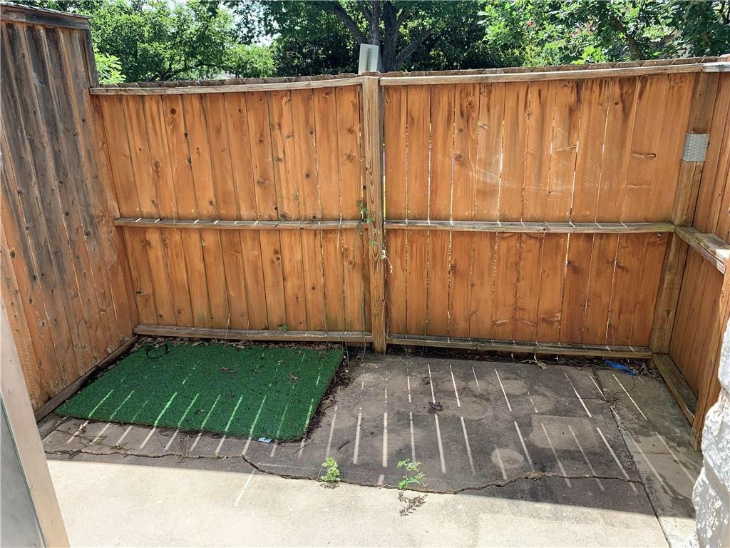 Building Photo - 7204 Creekside Dr