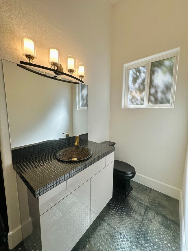 Building Photo - Stunning home with pool in prestigious Eagle Hills!