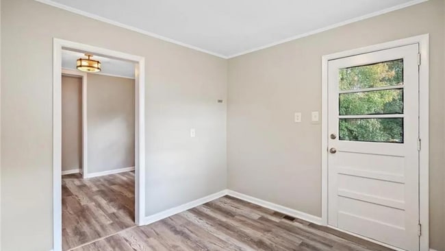 Building Photo - Summit Property