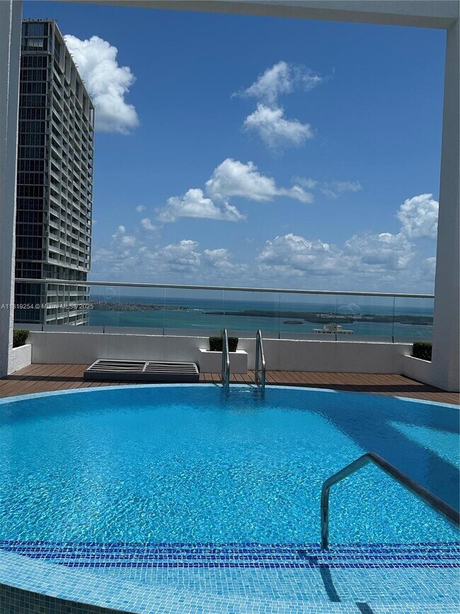 Building Photo - 500 Brickell Ave