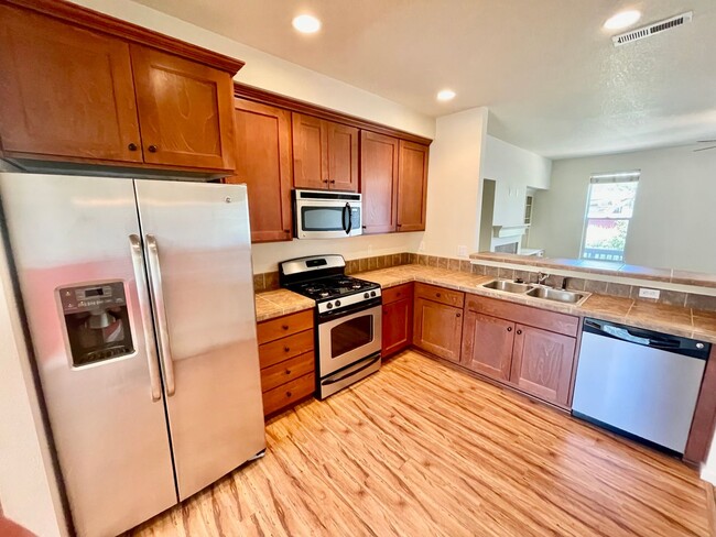 Building Photo - $500 RENT CREDIT! Two Bedroom Townhome wit...