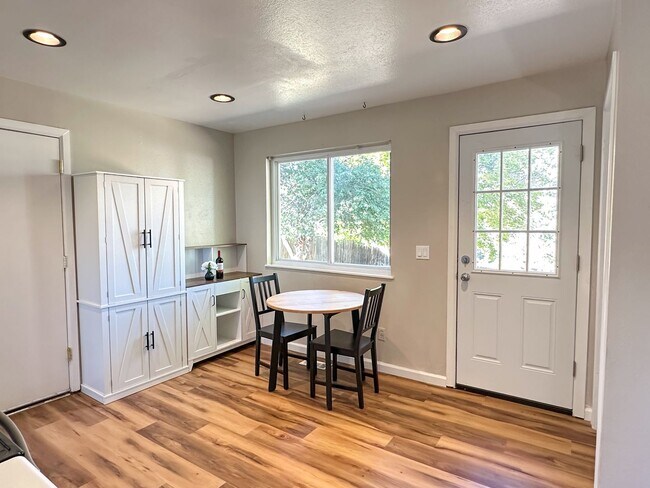 Building Photo - Updated Single-Family Home in Littleton