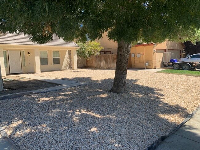 Primary Photo - 1615 Great Basin Dr