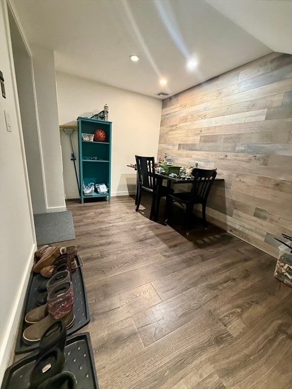 Building Photo - 6 Parkside Dr