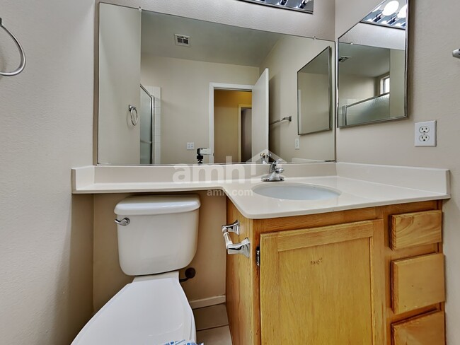 Building Photo - 1330 Summer Dawn Ave