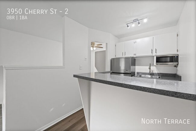 Building Photo - 3950 N Cherry St