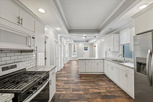 Building Photo - 1622 N Rural St