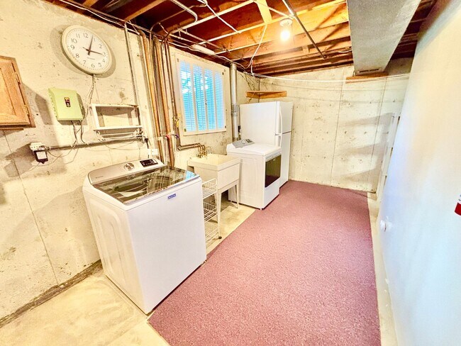 Building Photo - 2ND MONTH FREE FOR LEASE STARTING BY OCTOB...