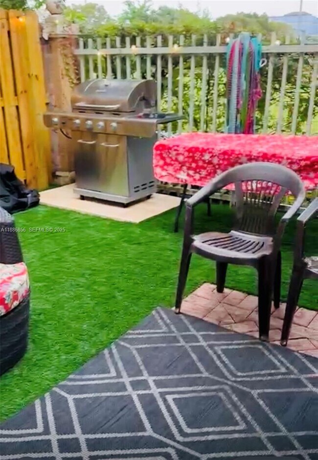 Building Photo - 11500 NW 60th Terrace