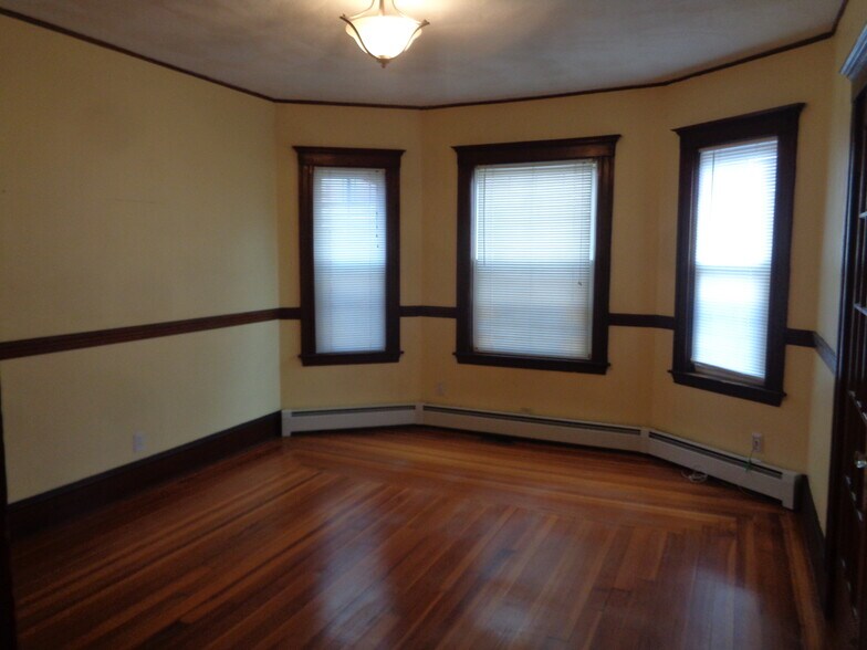 Building Photo - 61 Grove St