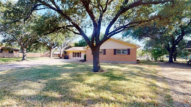 Building Photo - 1207 Lawyer St