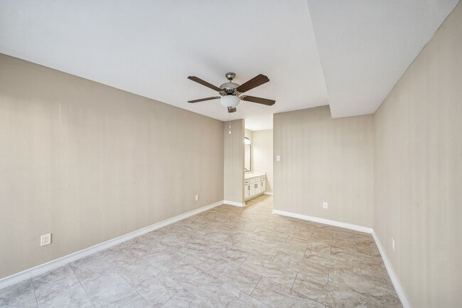 Building Photo - Peacock Hills Home