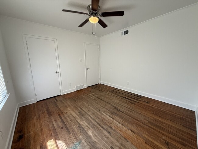 Building Photo - 914 Stratford Rd