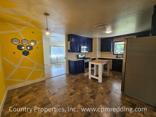 Building Photo - Spacious 3-Bedroom House with Gated Pool i...