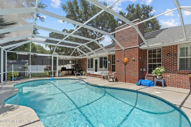 Building Photo - 6656 Rivercrest Dr