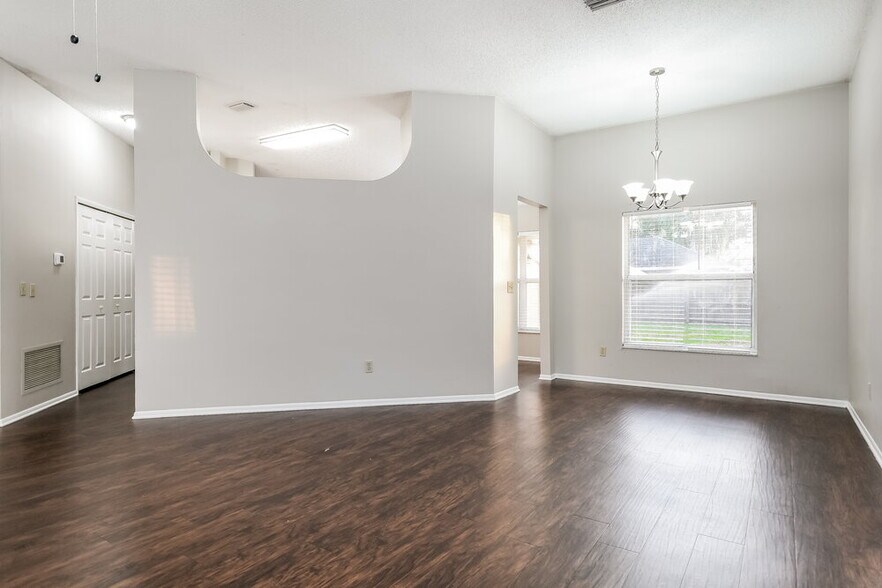 Building Photo - 1176 Countrywind Dr