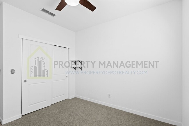 Building Photo - For Rent: Stylish 3-Bedroom Townhouse with...