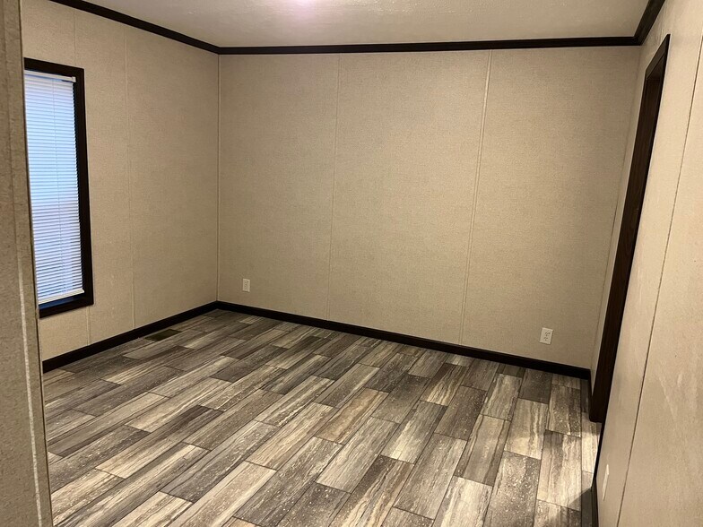 Building Photo - 6610 Lear Nagle Rd