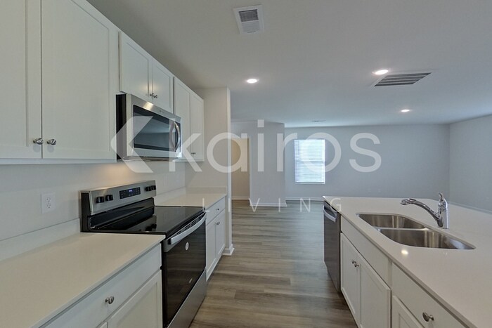 Building Photo - 126 Inez Ave