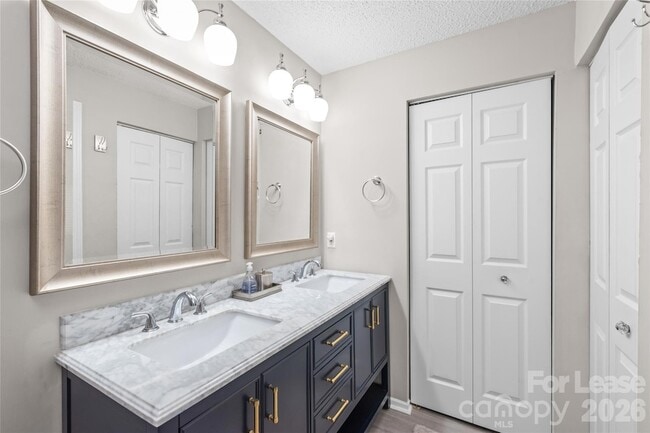 Building Photo - 2510 Cranbrook Ln