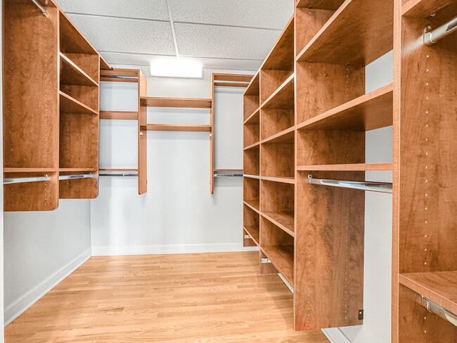 Building Photo - 415 E North Water St