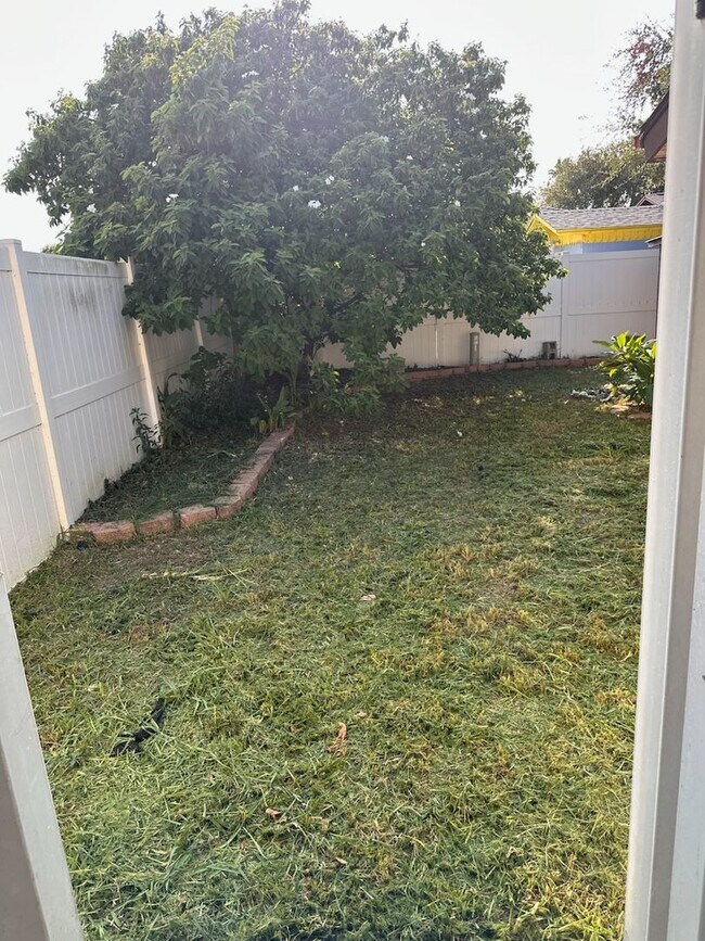 Building Photo - Flour Bluff 3 bedroom 2 bathroom