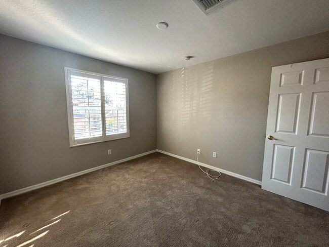 Building Photo - 7871 Lake Sawgrass Loop