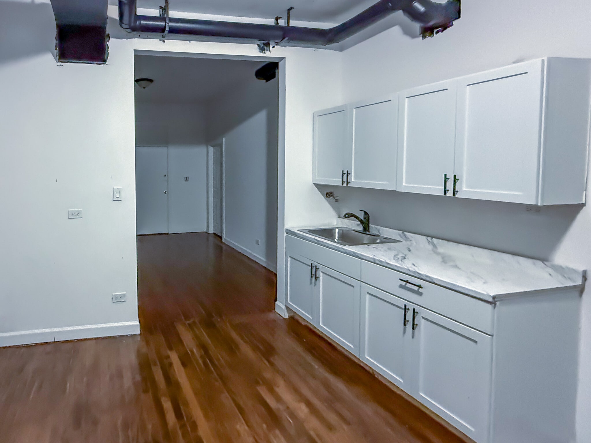 Building Photo - 8714 S Commercial Ave