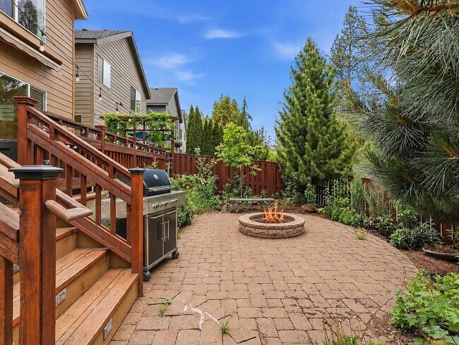 Building Photo - 61330 Huckleberry Pl
